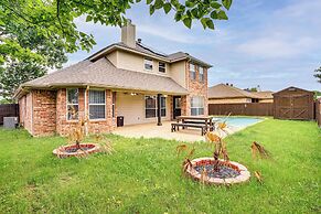 2 Mi to Old Town: Spacious Burleson Vacation Home
