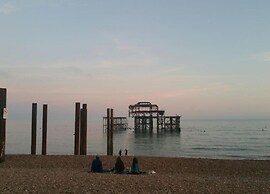 Apartment in Brighton Near the Beach