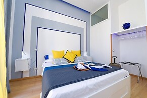 Sorrento Center Room