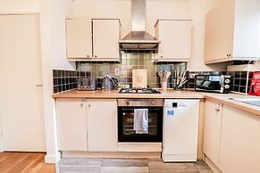 2 Bed Apartment in Russell Square