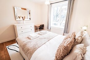 2 Bed Apartment in Russell Square