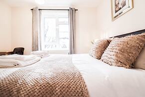 2 Bed Apartment in Russell Square