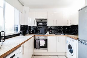 Lovely 3 Bedroom Maisonette