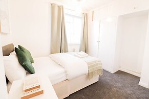 Lovely 3 Bedroom Maisonette