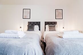 Stunning Riverside Apartment