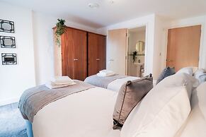 Stunning Riverside Apartment