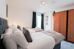 Stunning Riverside Apartment