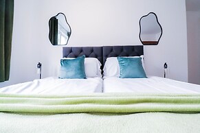 Stunning Riverside Apartment