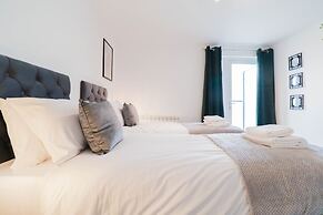 Stunning Riverside Apartment