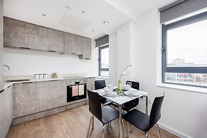Modern 1 Bed Flat in Town Centre - Free Wifi