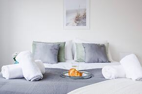 Modern 1 Bed Flat in Town Centre - Free Wifi