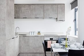 Modern 1 Bed Flat in Town Centre - Free Wifi