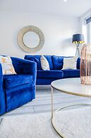 Luxurious 1 Bed Apartment - Free Wifi and Parking