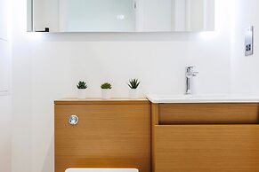 Modern 2 bed Flat in Town Centre - Free Wifi