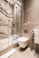 Beautiful Kensington Garden Apartment