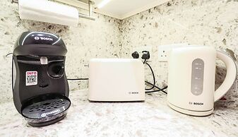 Beautiful Kensington Garden Apartment