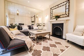 Beautiful Kensington Garden Apartment