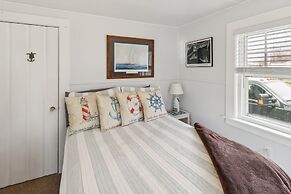 Coastal Cottage Retreat Steps From The Beach 2 Bedroom Cottage