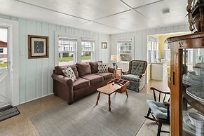 Coastal Cottage Retreat Steps From The Beach 2 Bedroom Cottage