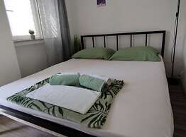 Apartment Leo Povile