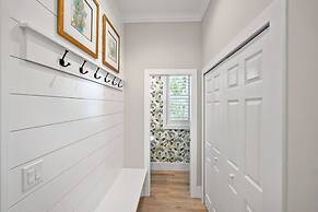 2 Steps to Ice Plant Downtown St Aug Beach Club