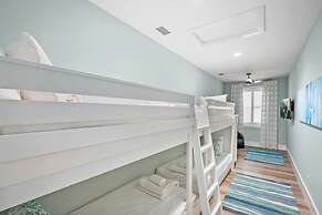 2 Steps to Ice Plant Downtown St Aug Beach Club