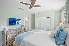 2 Steps to Ice Plant Downtown St Aug Beach Club