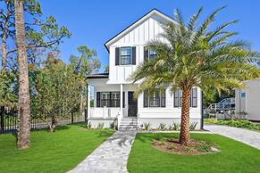 2 Steps to Ice Plant Downtown St Aug Beach Club