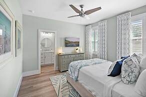 2 Steps to Ice Plant Downtown St Aug Beach Club