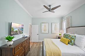 2 Steps to Ice Plant Downtown St Aug Beach Club