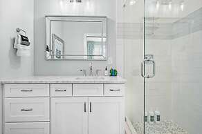 2 Steps to Ice Plant Downtown St Aug Beach Club