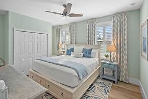 2 Steps to Ice Plant Downtown St Aug Beach Club