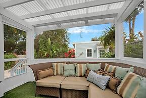 Pool and Hot Tub Walk to Ice Plant and Downtown