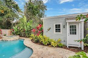 Pool and Hot Tub Walk to Ice Plant and Downtown