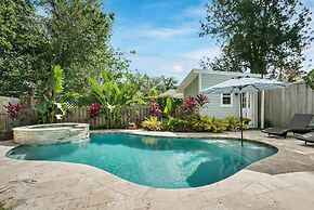 Pool and Hot Tub Walk to Ice Plant and Downtown