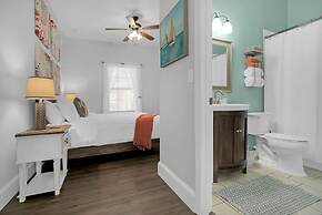 Pool and Hot Tub Walk to Ice Plant and Downtown