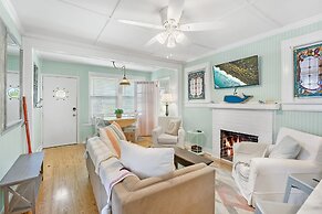 Mariners Cottage Steps to Sand Sparkling Pool