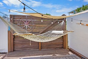 Mariners Cottage Steps to Sand Sparkling Pool