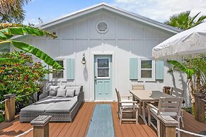 Mariners Cottage Steps to Sand Sparkling Pool