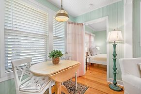 Mariners Cottage Steps to Sand Sparkling Pool