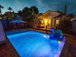 Mariners Cottage Steps to Sand Sparkling Pool