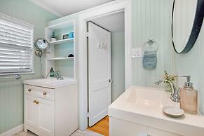 Mariners Cottage Steps to Sand Sparkling Pool