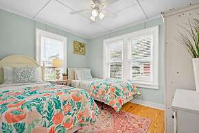 Mariners Cottage Steps to Sand Sparkling Pool