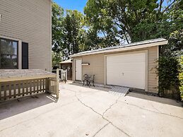 Downtown Historic Victorian Steps to Clay Theatre