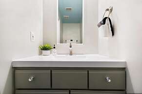 Uptown Gem The Castaway Cottage Dog Friendly