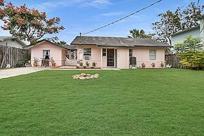 Pink House in Prime Location Dogs Ok Walk to DT