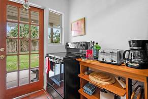 Pink House in Prime Location Dogs Ok Walk to DT