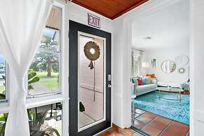 Pink House in Prime Location Dogs Ok Walk to DT