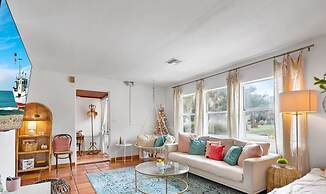 Pink House in Prime Location Dogs Ok Walk to DT