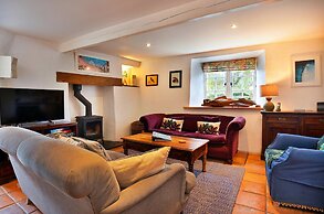 Cottage in Cornwall Near Porthcothan Bay